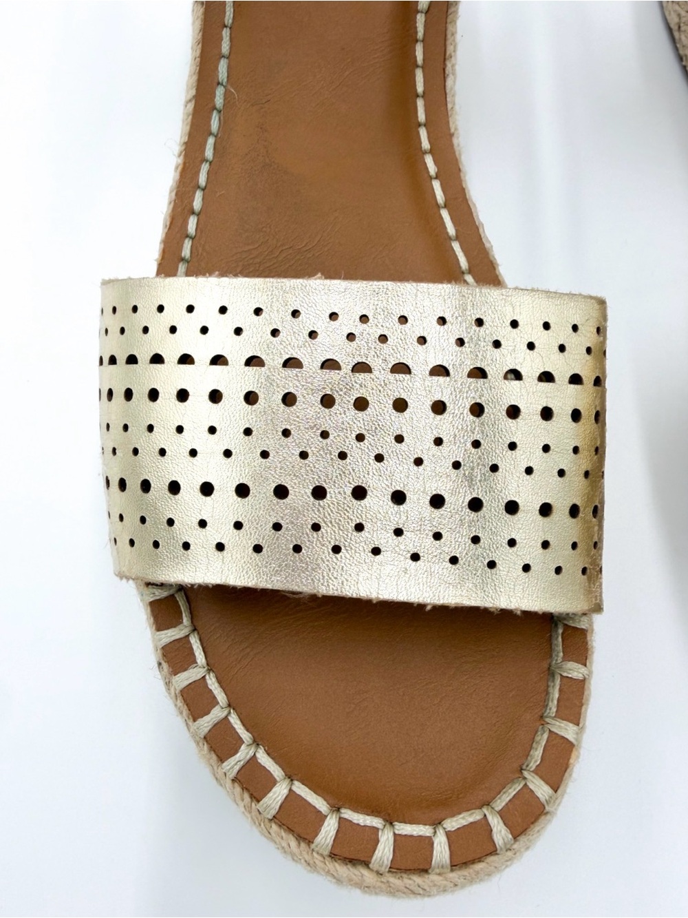 Women’s White Mountain Metallic Gold Espadrille Platform Sandals Size 7.5 - Picture 3 of 13